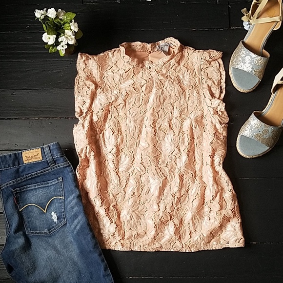 H&M Tops - 💍 H&M Lace Blouse